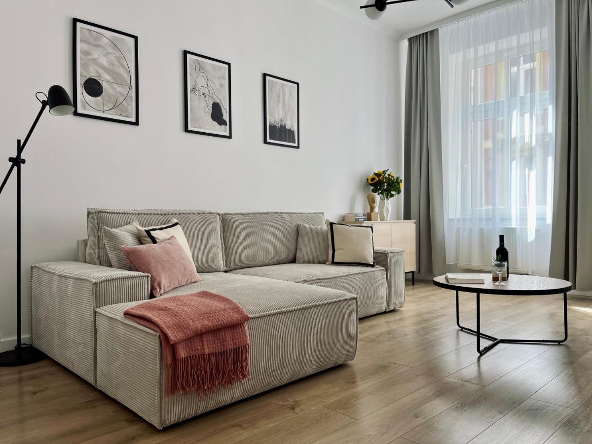 Luna Apartments Jelenia Góra Екстериор снимка