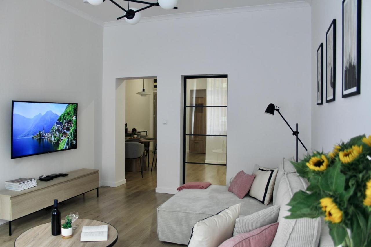 Luna Apartments Jelenia Góra Екстериор снимка