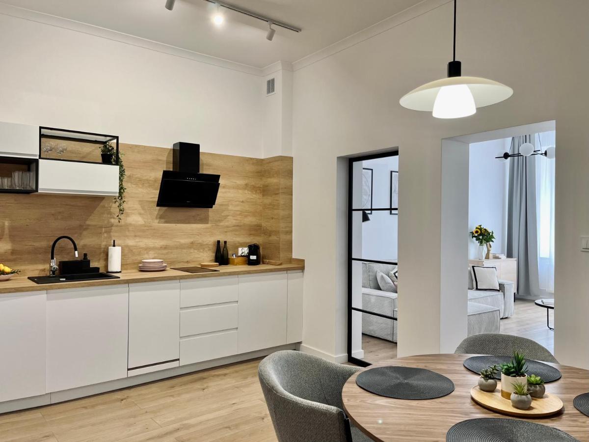 Luna Apartments Jelenia Góra Екстериор снимка