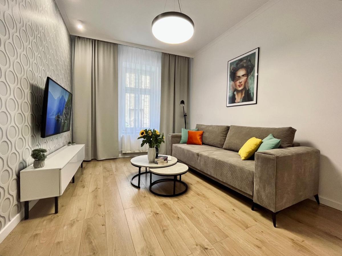 Luna Apartments Jelenia Góra Екстериор снимка