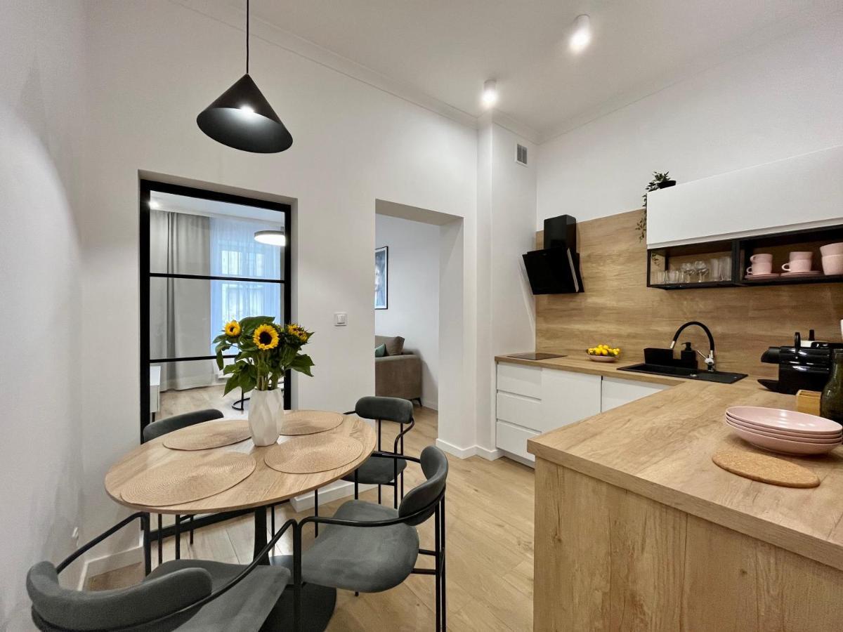 Luna Apartments Jelenia Góra Екстериор снимка