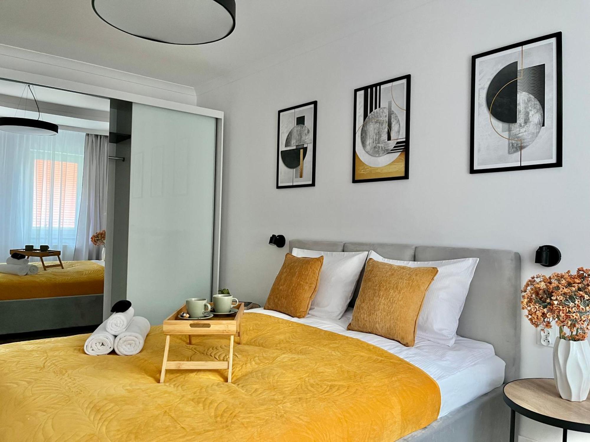 Luna Apartments Jelenia Góra Екстериор снимка